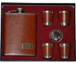 Набор Фляжка в коже 240 мл и 4 стопки воронка HELIOS